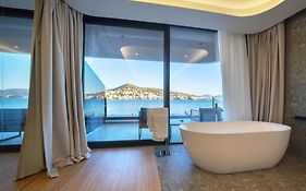 Yacht Premium Hotel